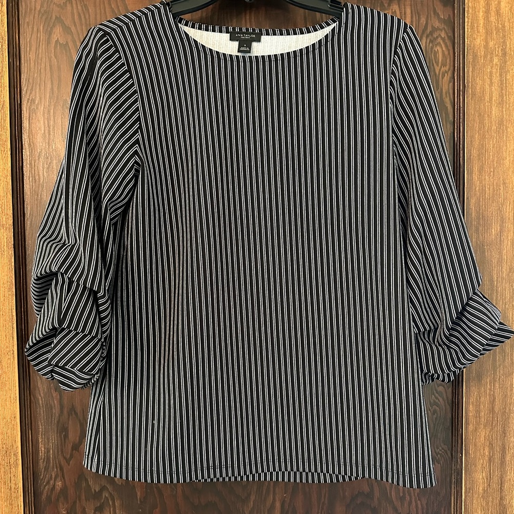 Ann Taylor Professional Work Top Black and White Stripes 3/4 Sleeve - Sz S
